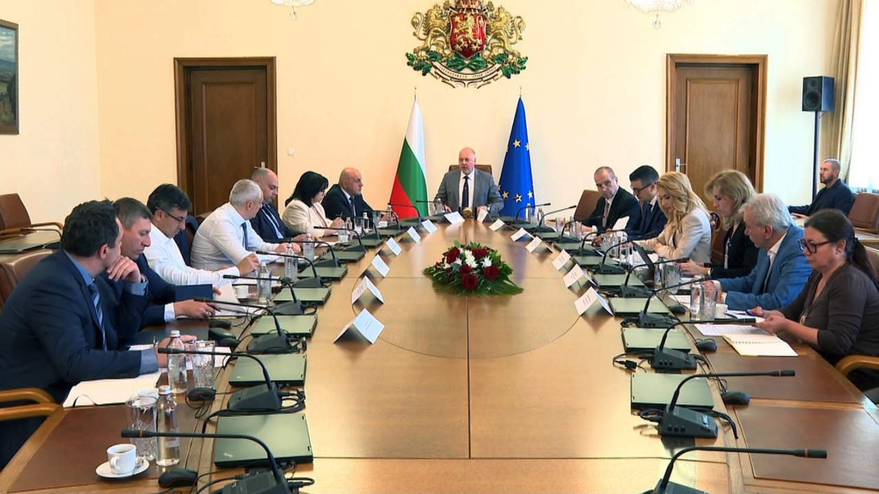 Правителството подготвя над 100 събития в цялата страна, за да разясни как ще приемем еврото