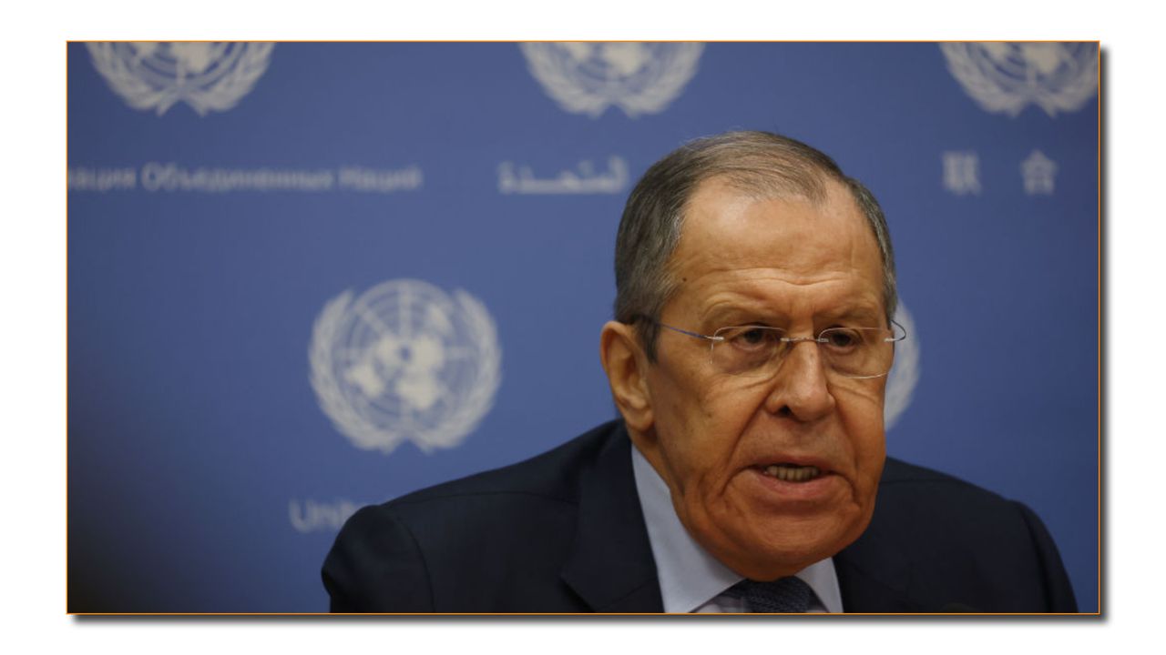 Лавров вещае краха на НАТО, докато Москва затъва в собственото си блато