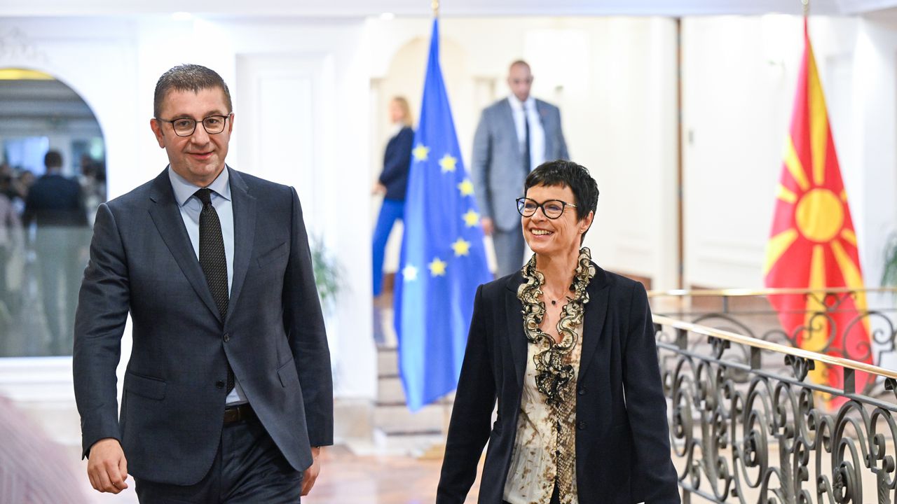 Премиерът на Северна Македония Християн Мицкоски се срещна с еврокомисаря