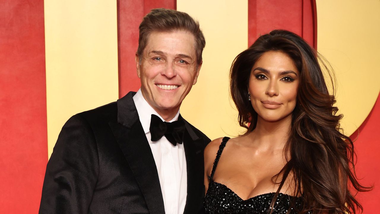 Бившият на Лорън Санчес се е възстановил от изневярата ѝ - радва се на живота с красивата си нова съпруга