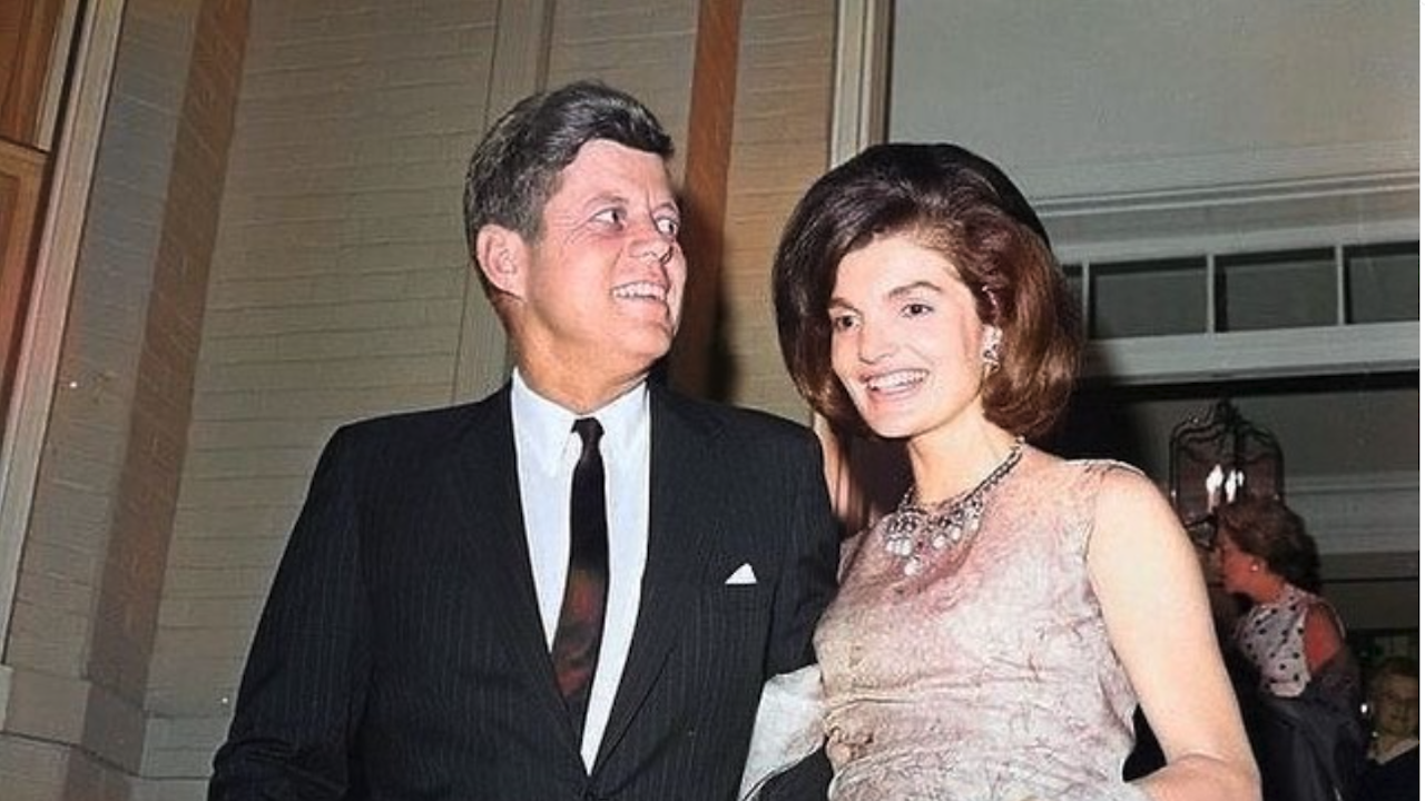 Тайната афера на Кенеди: как една стюардеса разклати брака на Джаки и Джон?