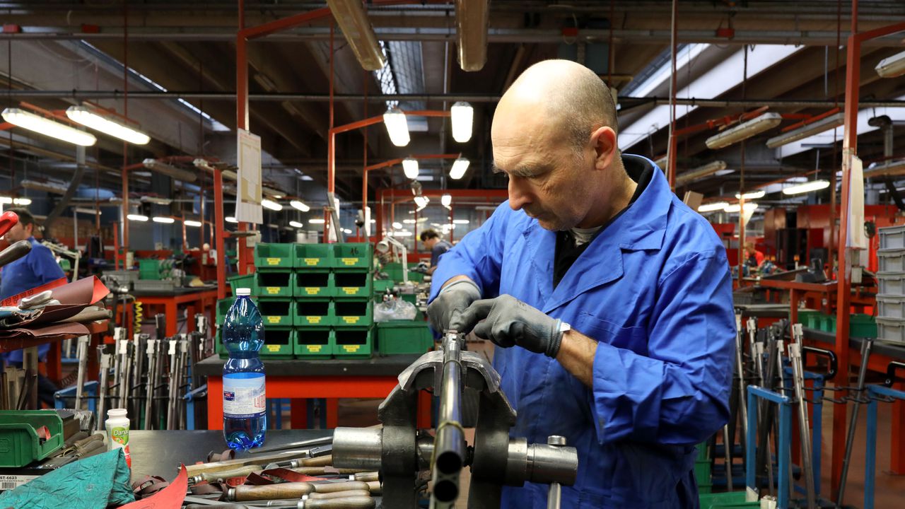 Икономическото доверие нараства незначително в ЕС и еврозоната през септември 2025 г.