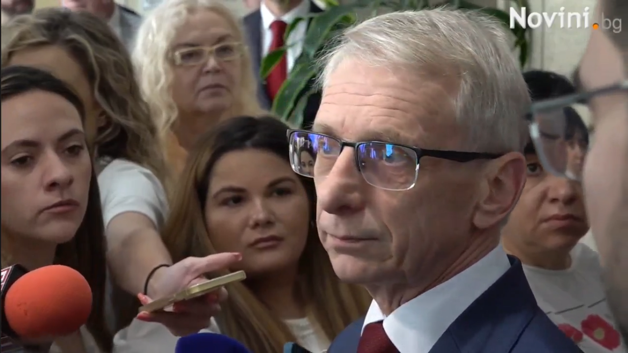 Денков: БМВ-та купихме, а още не знаем какво се случва с техниката за гасене на пожари