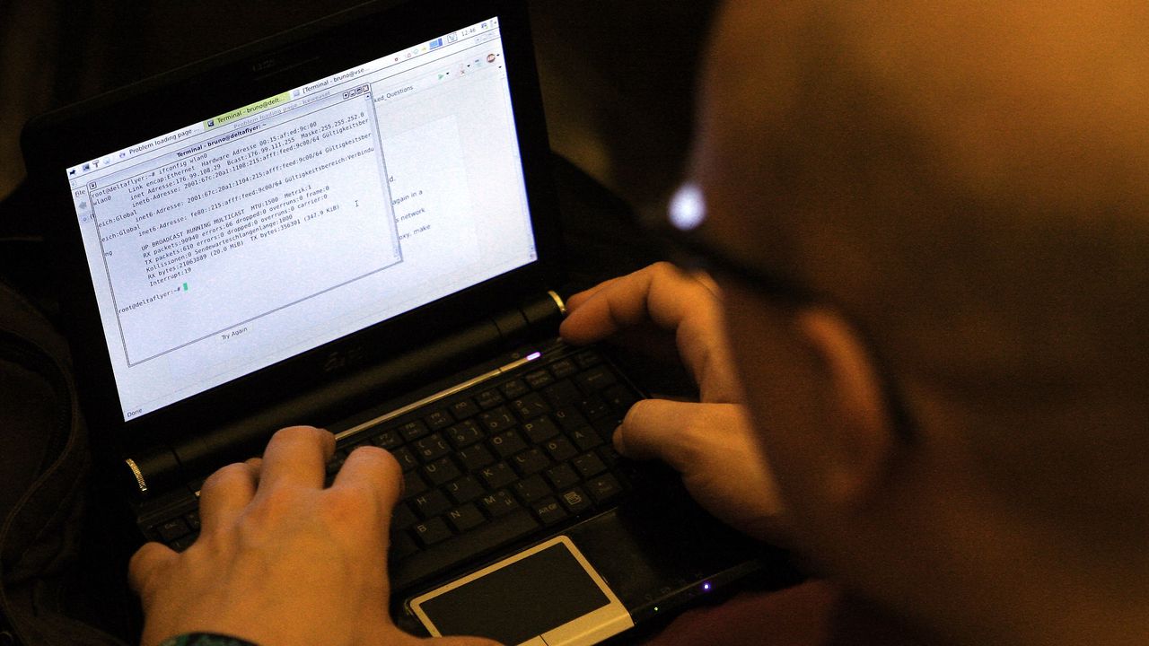 Постоянният представител на Австрия в ЕС Томас Оберрайтер подаде оставка,