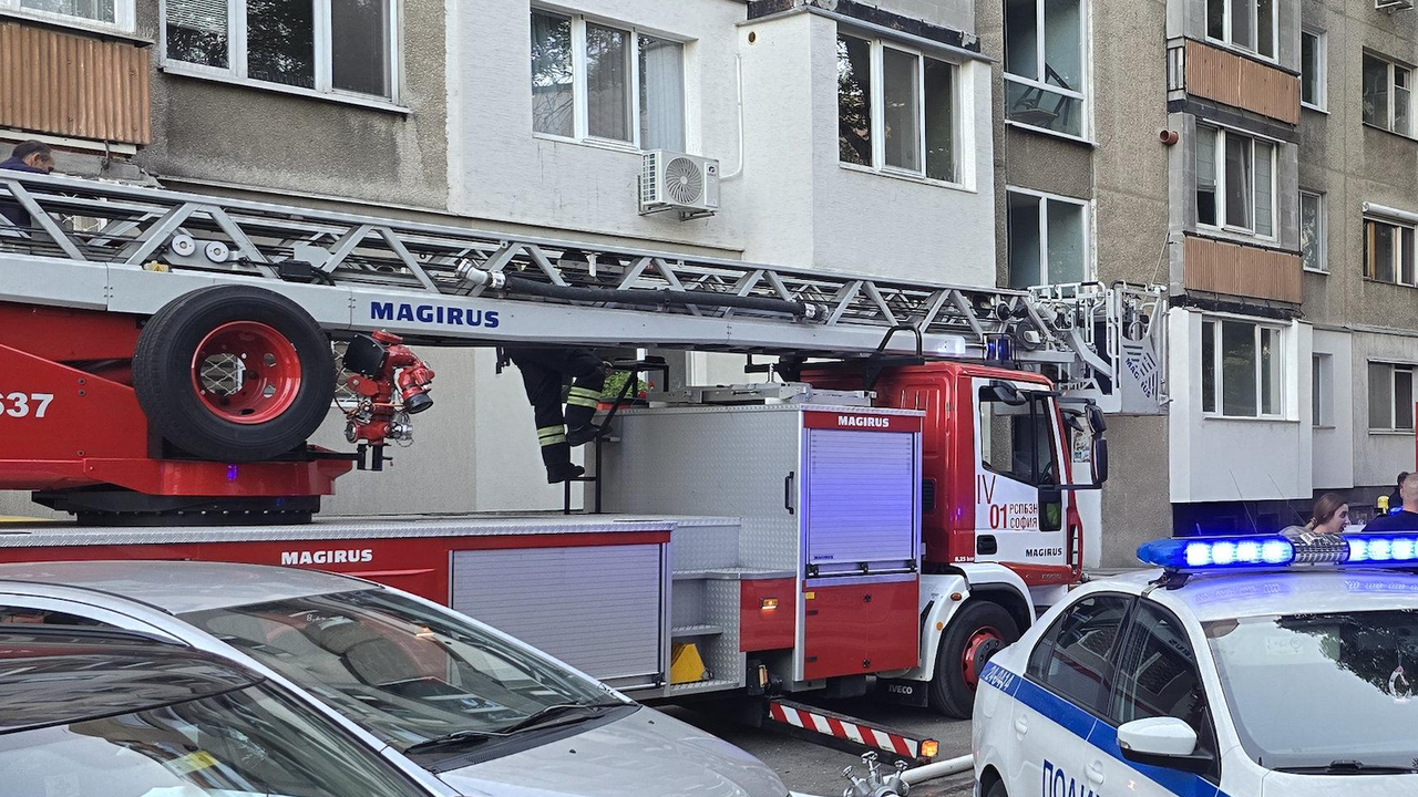 Пожар горя в центъра на София