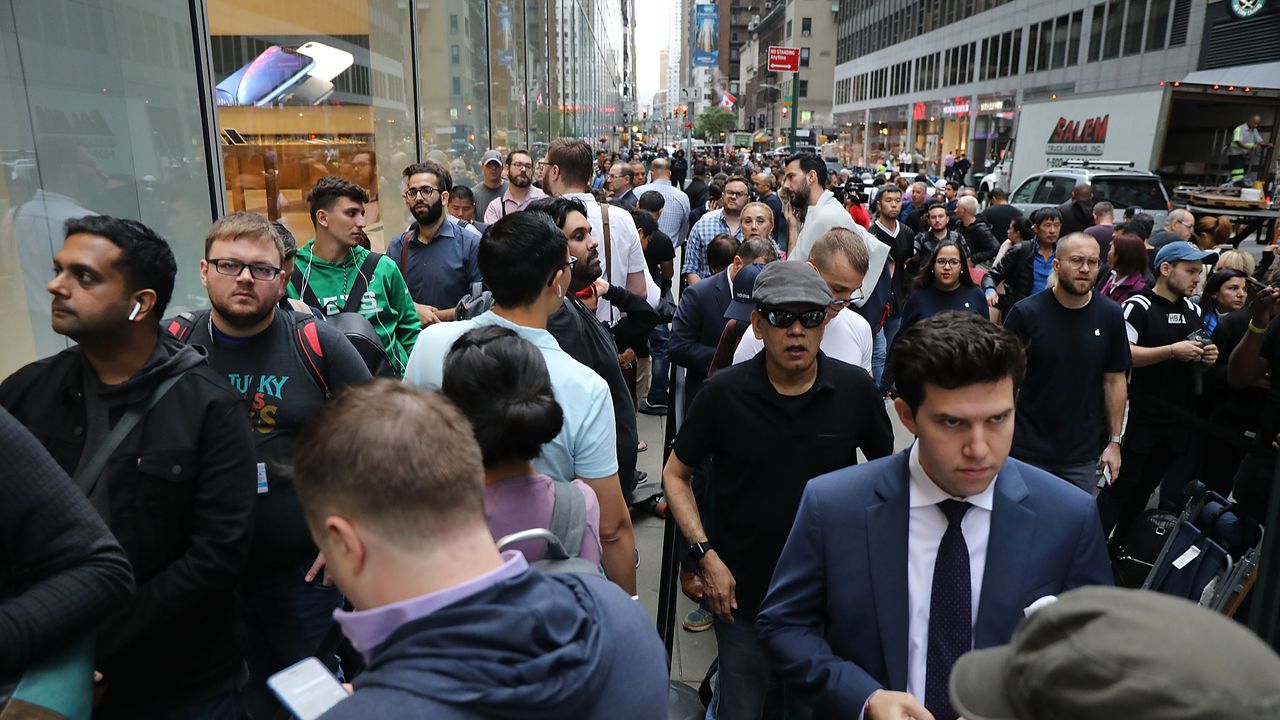 Потребителското доверие в САЩ се понижи до най-ниската си точка от април