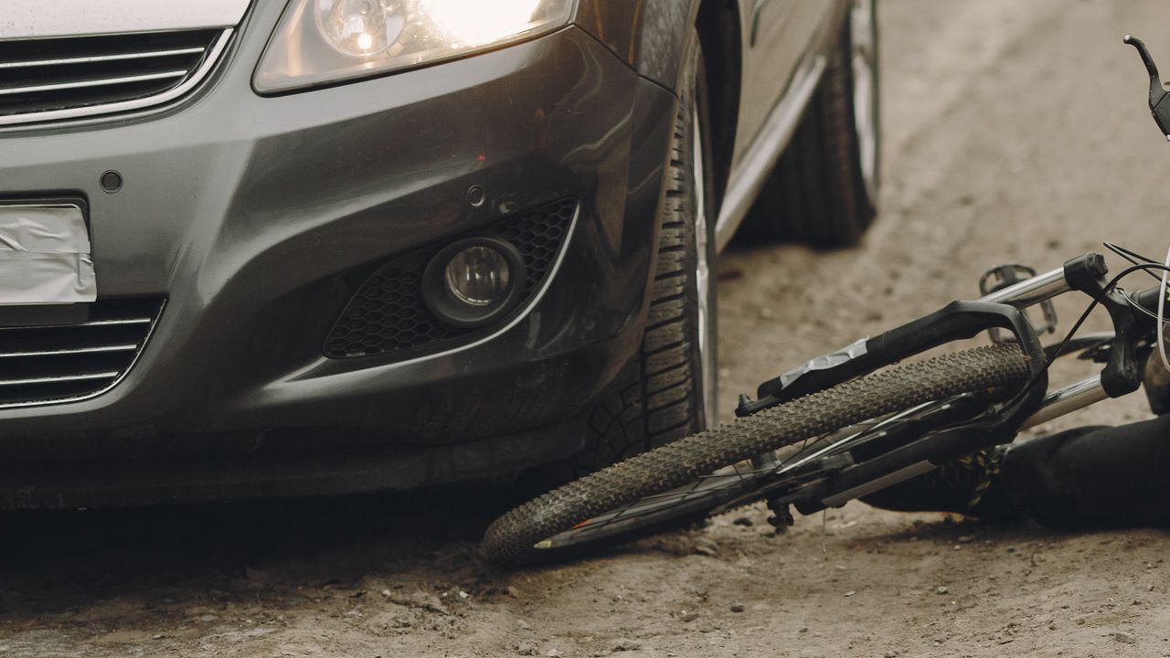 Велосипедист загина при катастрофа в община Омуртаг, съобщиха от МВР.На