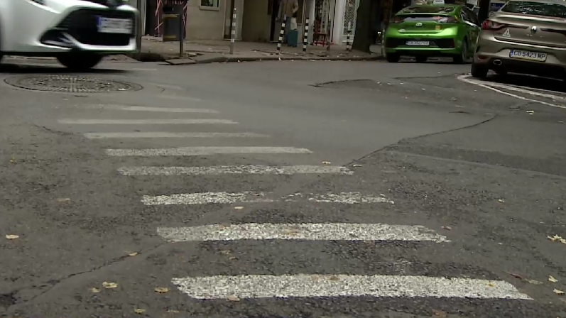 Нестандартна пешеходна пътека по диагонал се появи в центъра на София