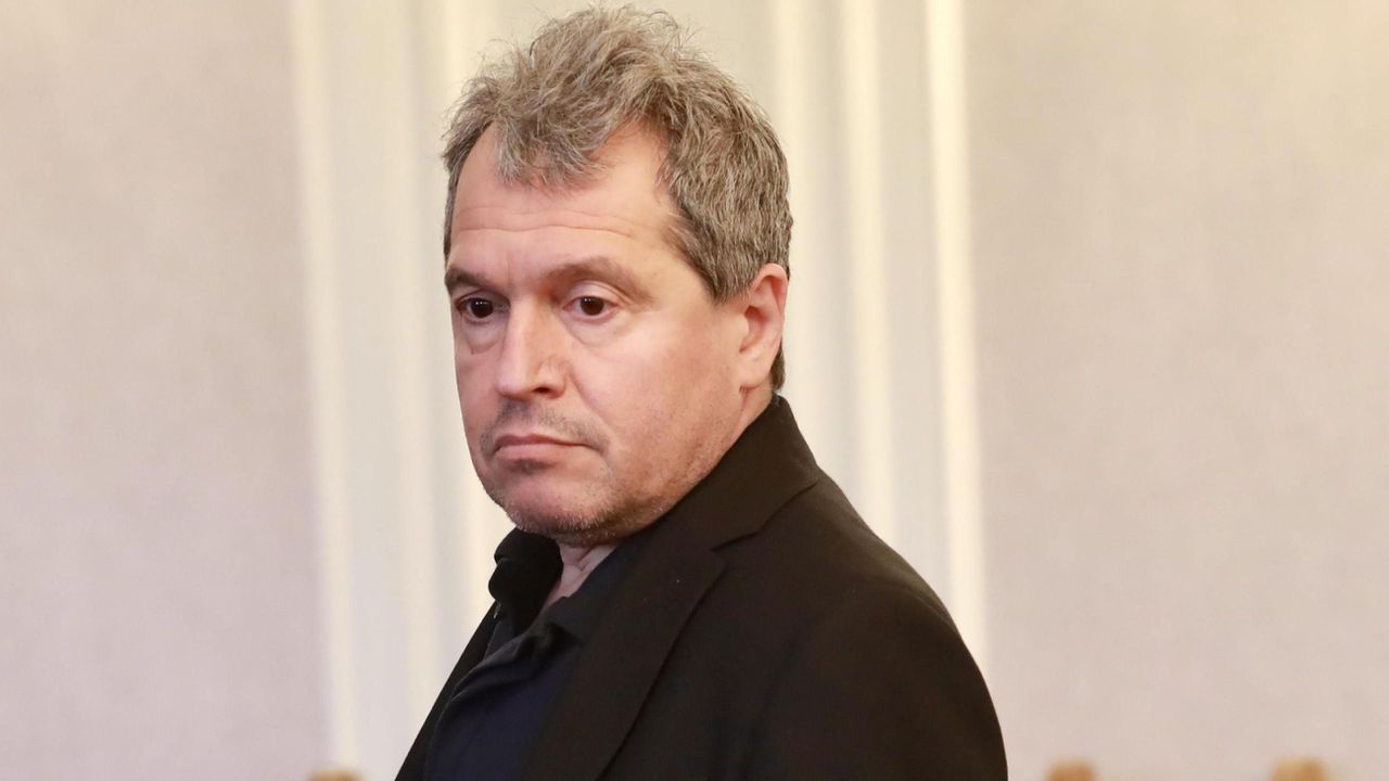 Нацепиха Тошко Йорданов отзад