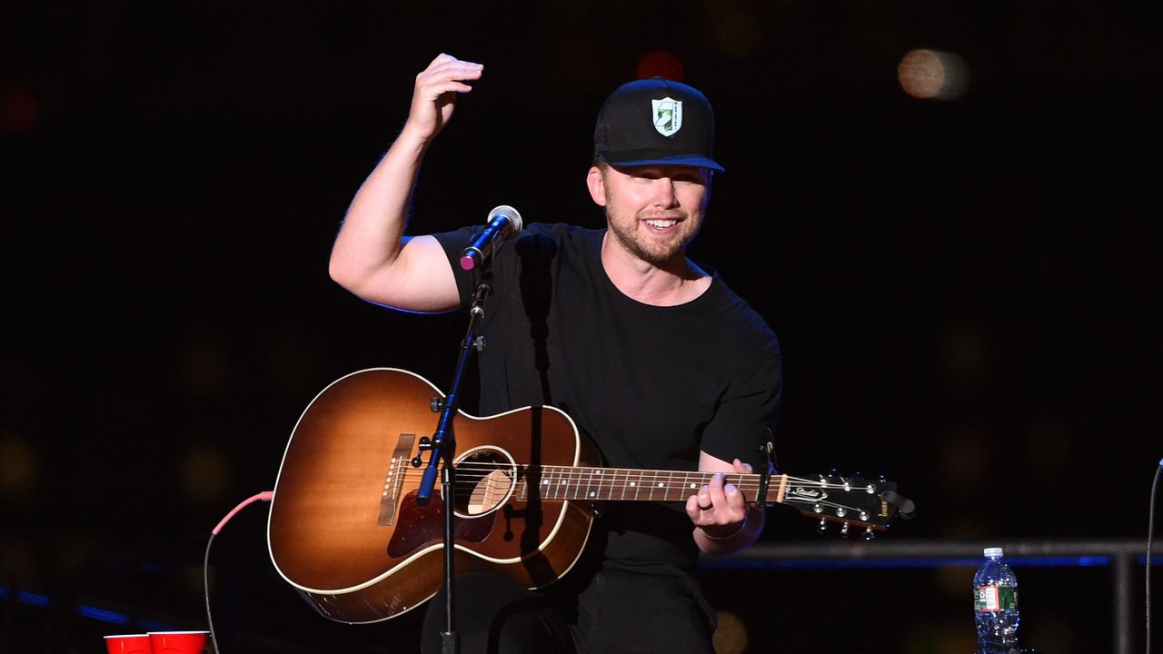 Кънтри певецът Джеймсън Роджърс се изправя пред съда заради инцидент