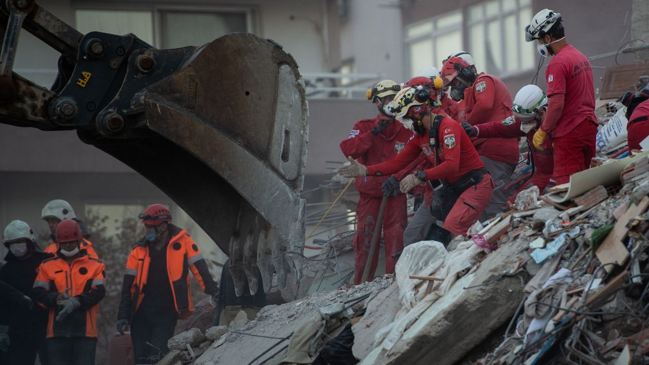 Телата на майката и бащата бяха открити в развалините на