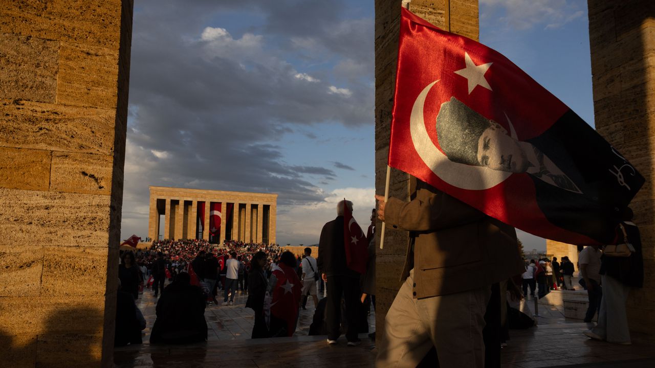 Над един милион души са посетили Мавзолея на Ататюрк в Деня на Републиката