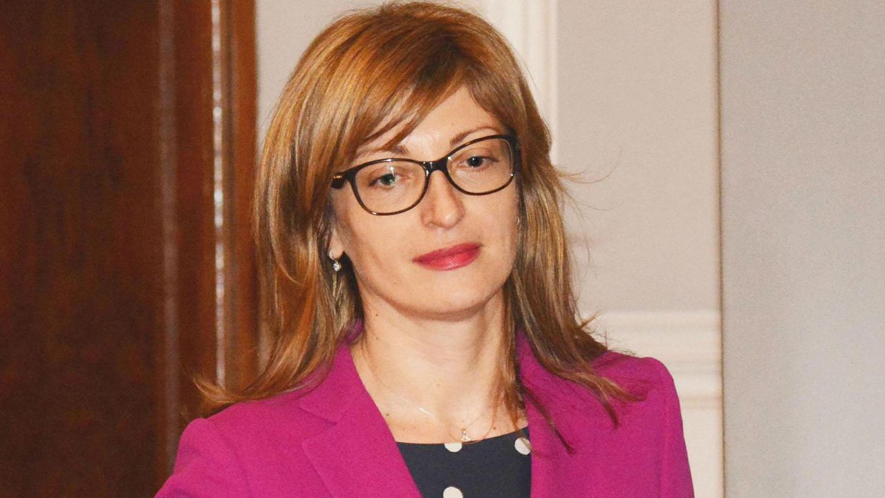 Екатерина Захариева за еврозоната: Процесът върви по план
