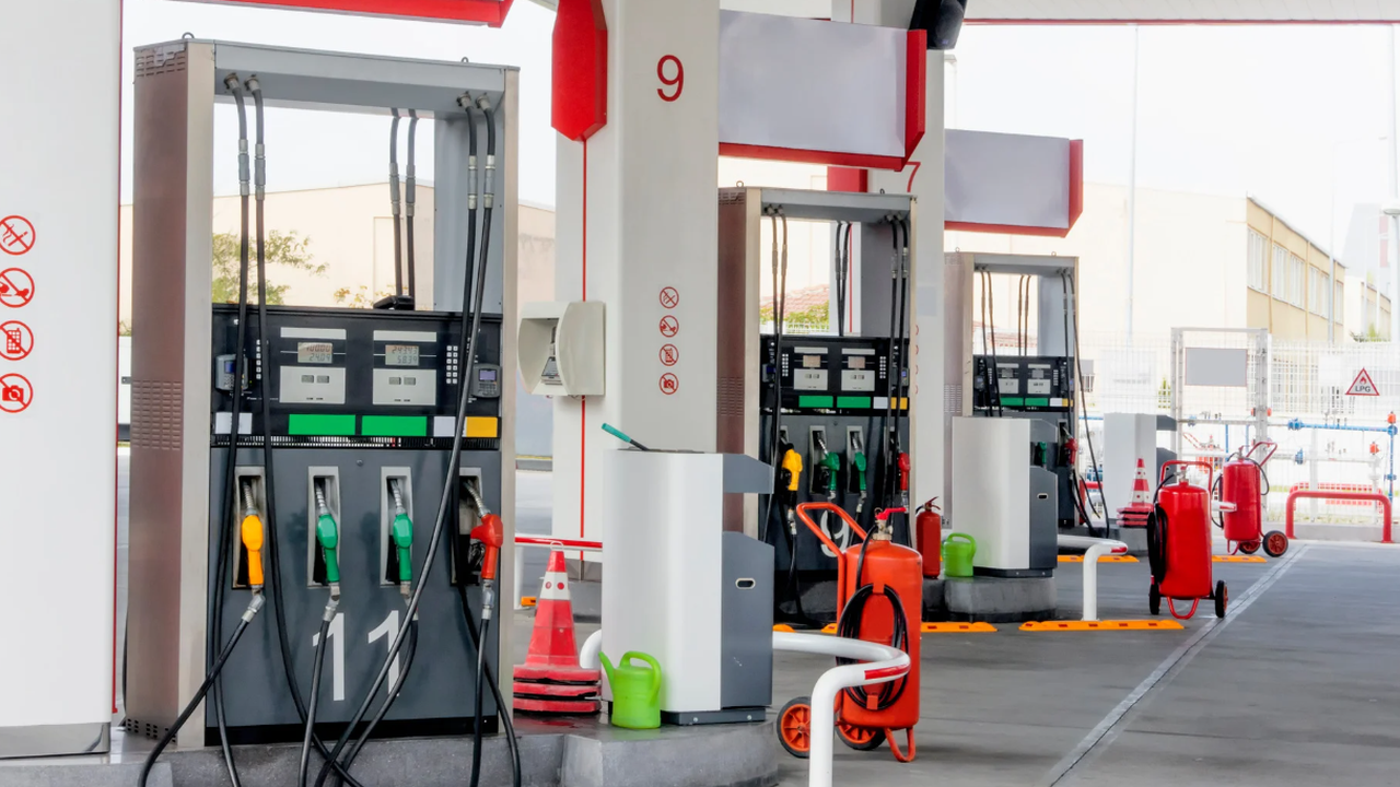 Бензиностанциите „Газпром“ напускат българския пазар