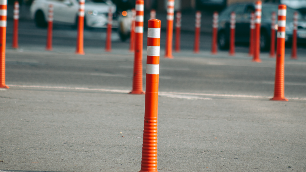 Продължават дейностите по установяване и премахване на нерегламентирано поставени антипаркинг