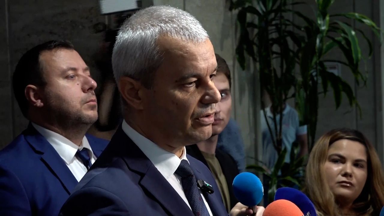 Костадин Костадинов:  ГЕРБ се сдоби с отровна гъба - двойник