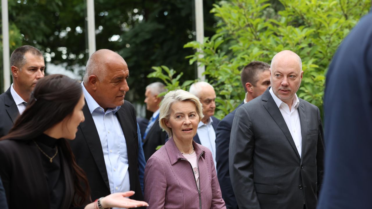 Борисов посрещна Урсула фон дер Лайен във ВМЗ - Сопот