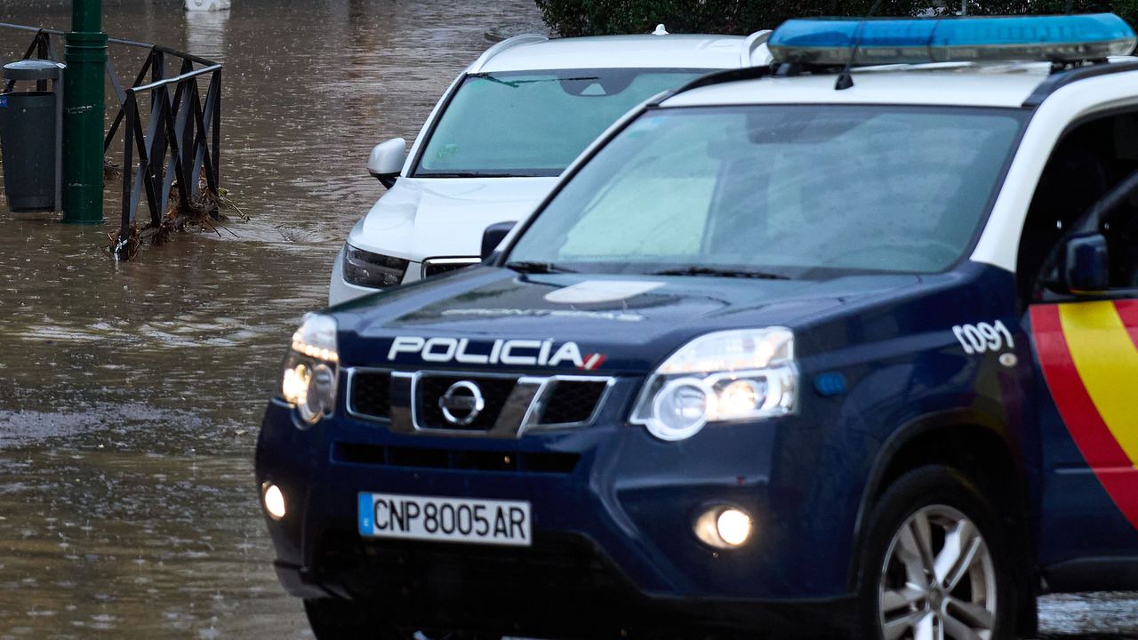 Смята се, че мъжете, всички от Алжир, са живеели в