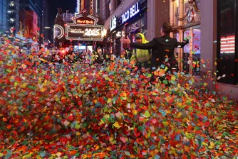 Светът посрещна 2025 година с еуфория, светлини и фойерверки