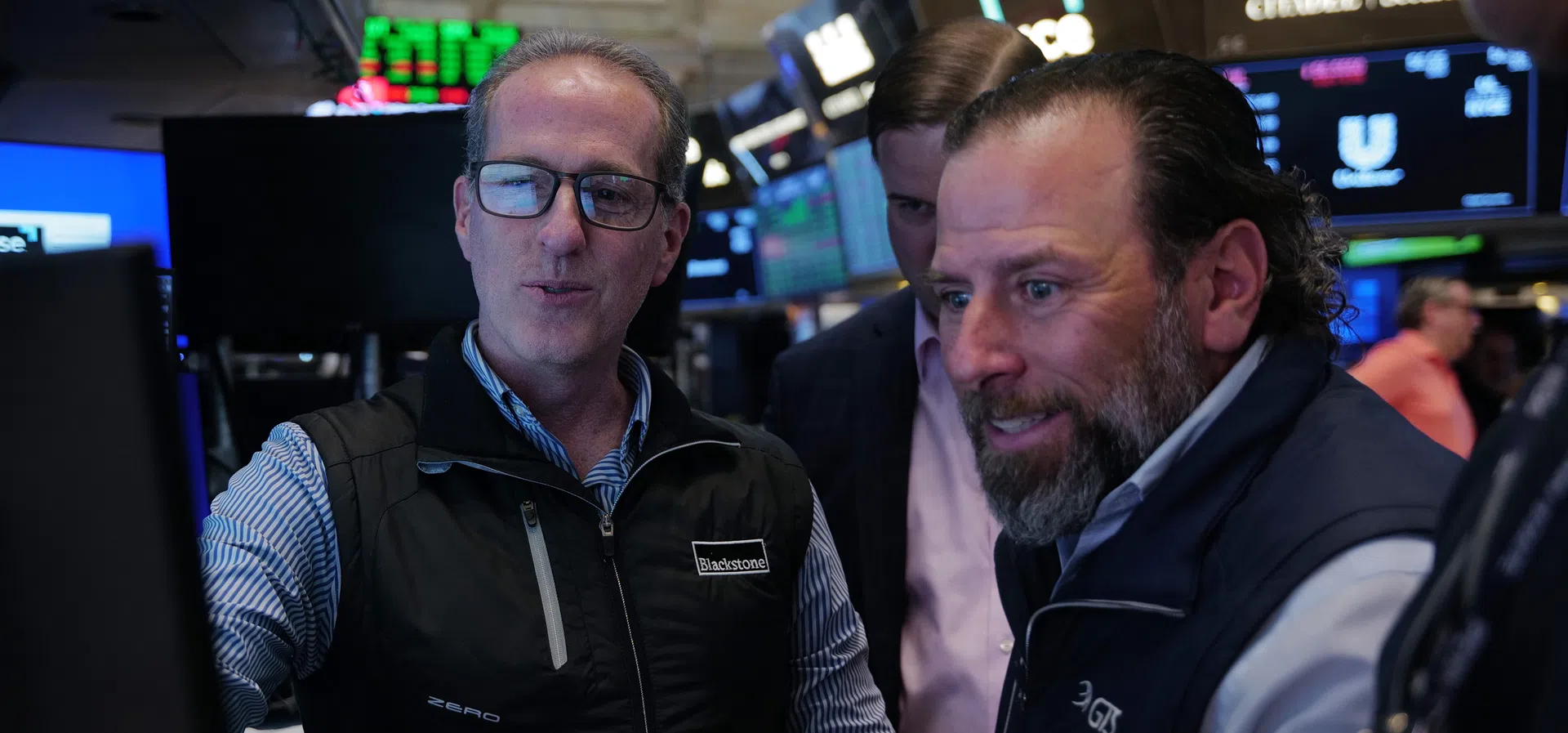 Уолстрийт приключи тримесечието с рязък обрат, „Надежда за Ормуз“ поведе пазарите