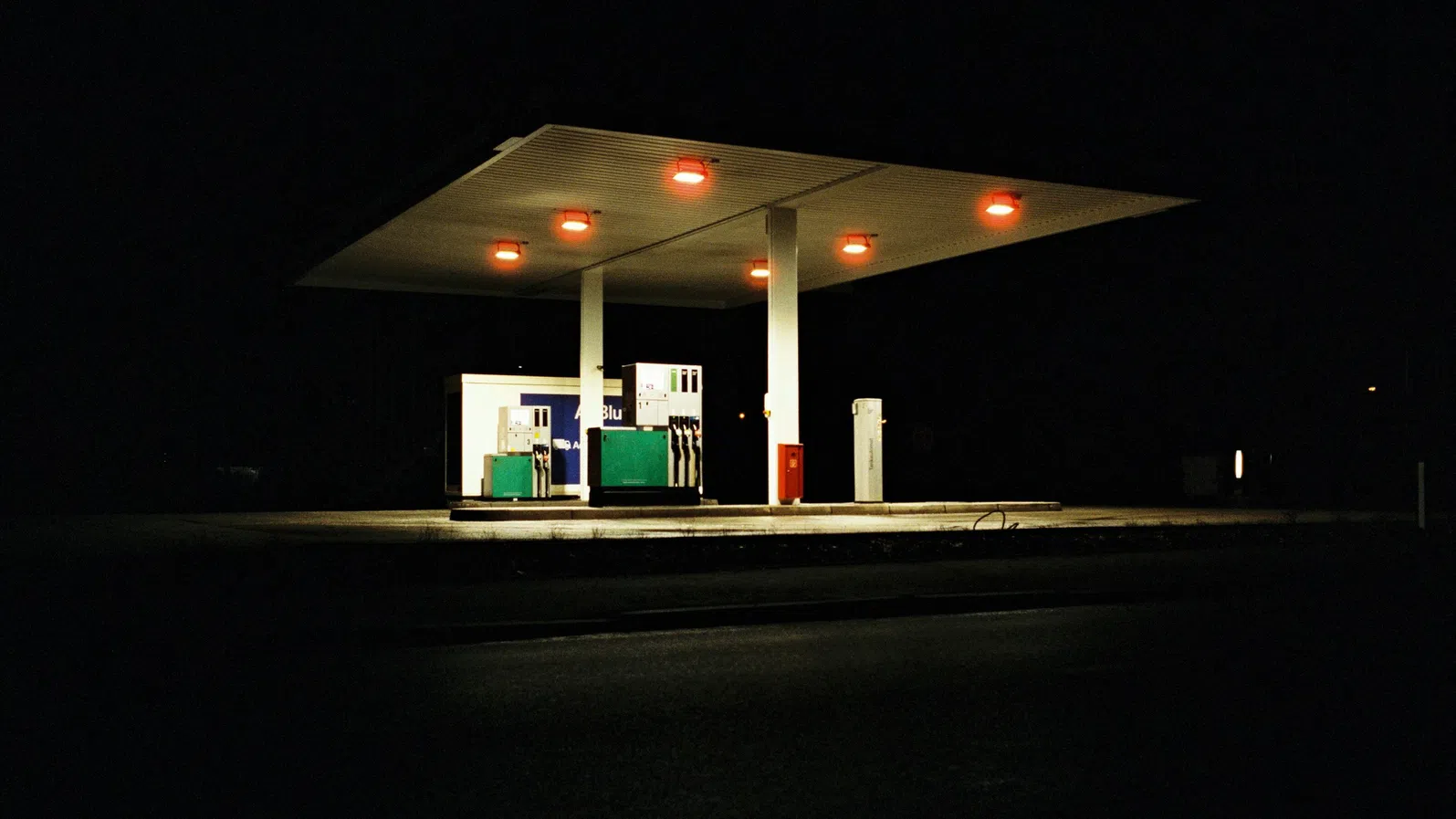 Германия забрани на бензиностанциите да повишават цените на горивата повече от веднъж дневно