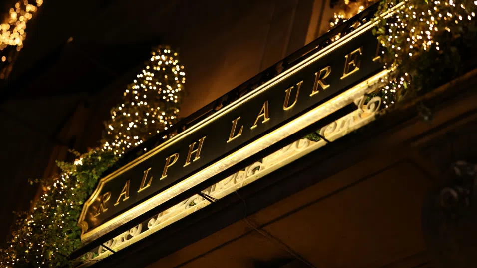 Луксозен уют или поглед към себе си: Ралф Лорън спря времето в последното си ревю