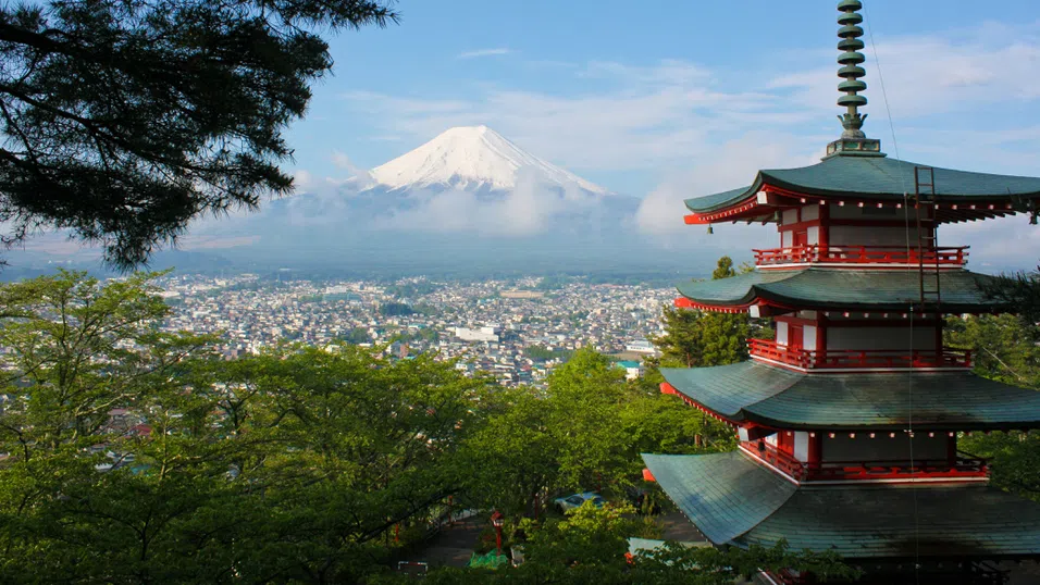Туристите, желаещи да покорят Фуджи, вече ще плащат такса от 12,40 долара