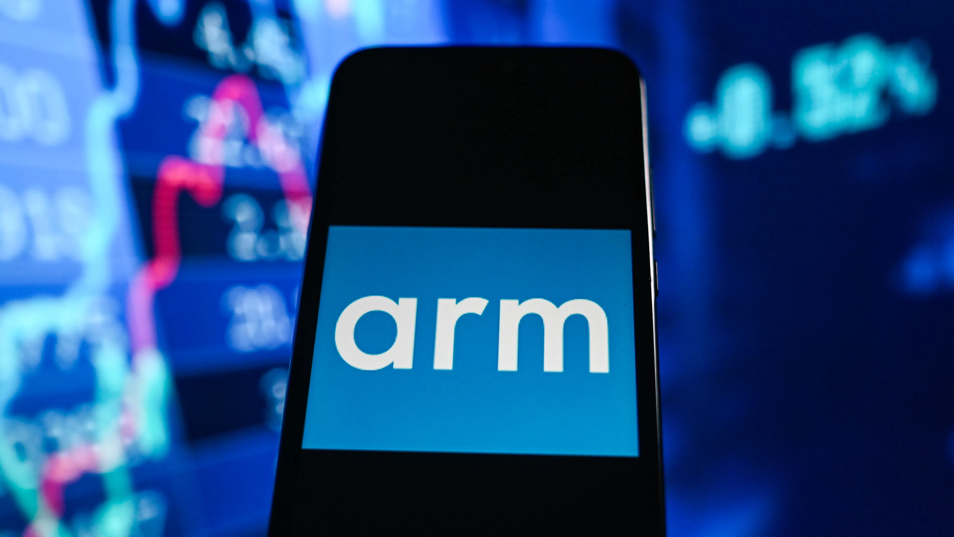 Arm губи доверието на инвеститорите с плоска прогноза за растеж