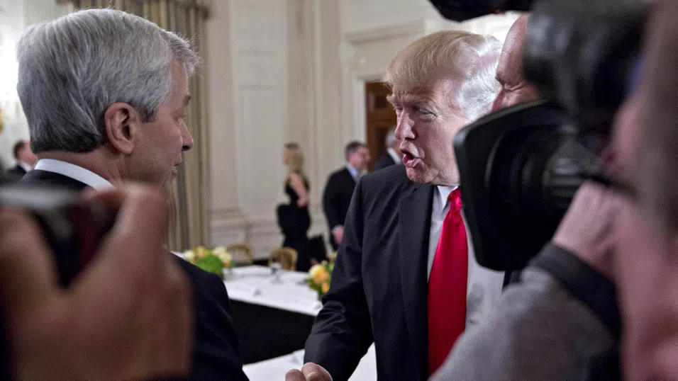 Бизнес примирие или планове за Фед: Задкулисната среща на Тръмп и Даймън