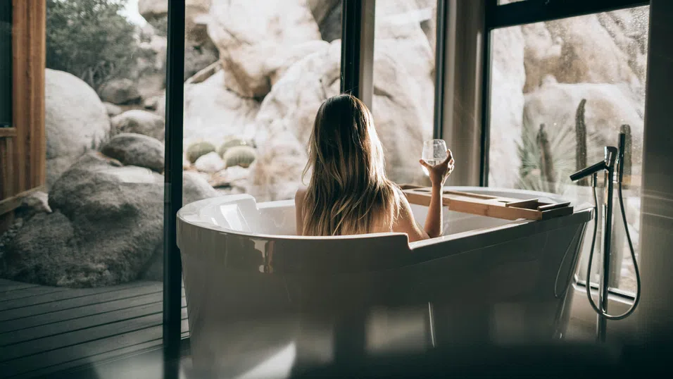 Биохакинг в спалнята – богатите пренасят лукса от СПА центъра в дома си