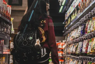 От пакетирани храни до свещи и електроника – увеличенията на цените предстоят, а потребителите все повече променят навиците в пазаруването си