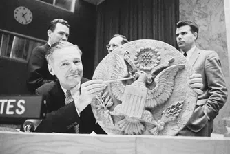 Историята на „Нещото“: Как един герб на САЩ се превръща в подслушвателна машина на Студената война