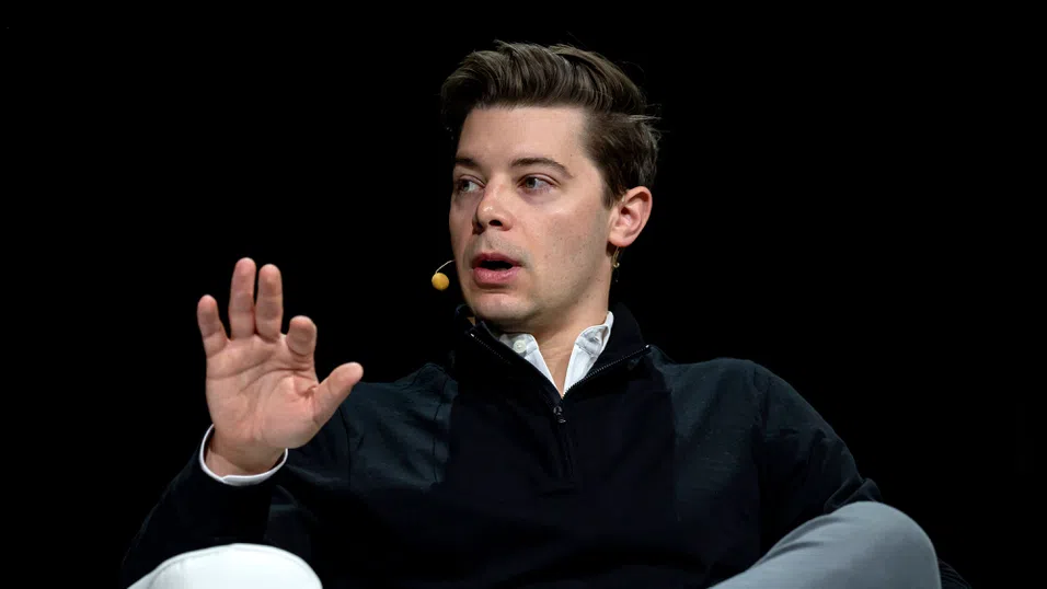 Да превърнеш AI лаборатория в корпоративен играч: Скритият стратег на OpenAI