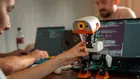 Нов робот на Hugging Face е задвижван от китайски чип и бележи силни продажби