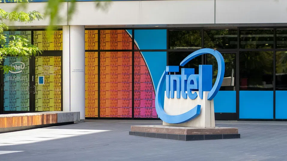 Прогноза за сделка с Apple изстреля нагоре акциите на Intel