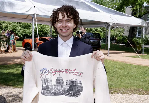 От обиск на ФБР до оценка от 9 млрд. долара: Феноменът Polymarket