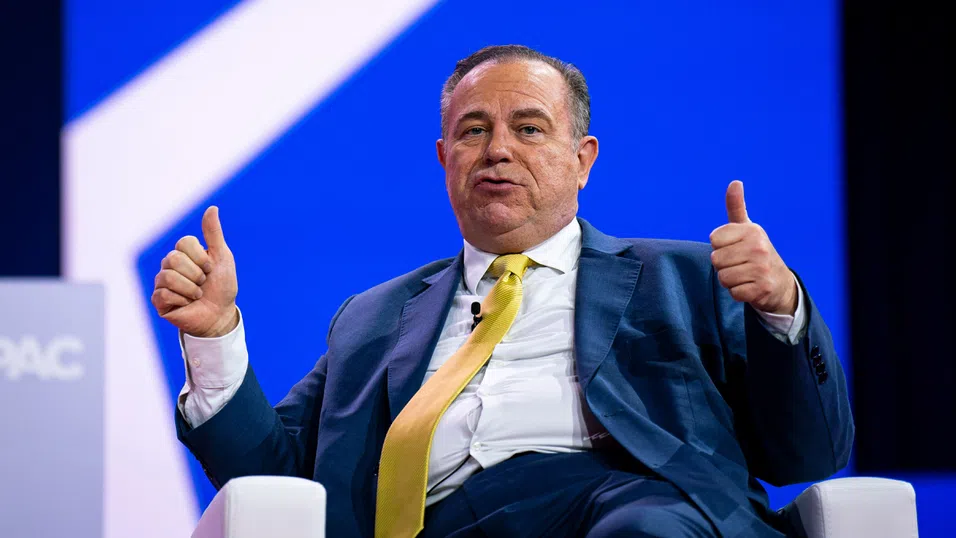 Разрив в дясното информационно пространство в САЩ –  Newsmax съди Fox News