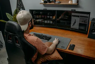 Проучване: 84% от Gen Z гледат сериали в работно време