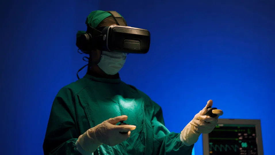 Apple работи по АI агент, който да „репликира“ човешки лекар