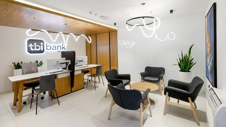 Обичайният клиент със спестявания: мъж на 55-65 г., от голям град, с два депозита по 30 хил. лв.