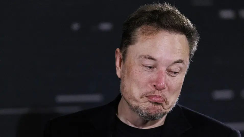 SpaceX разработва AI „алтернатива“ на смартфона, но готов ли е пазарът за подобно устройство?