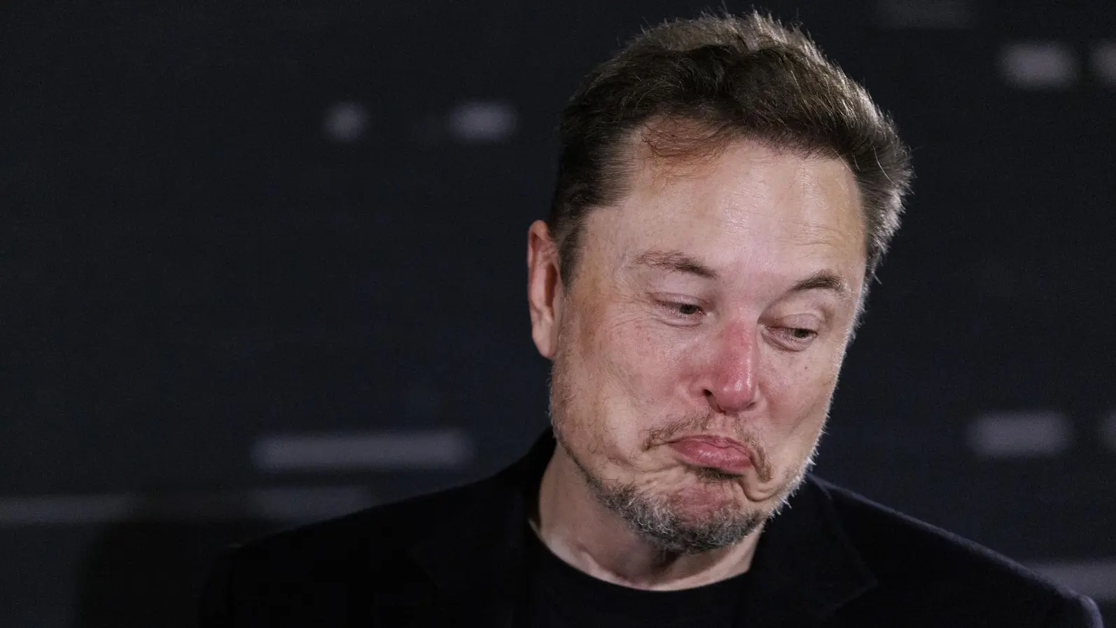 SpaceX разработва AI „алтернатива“ на смартфона, но готов ли е пазарът за подобно устройство?