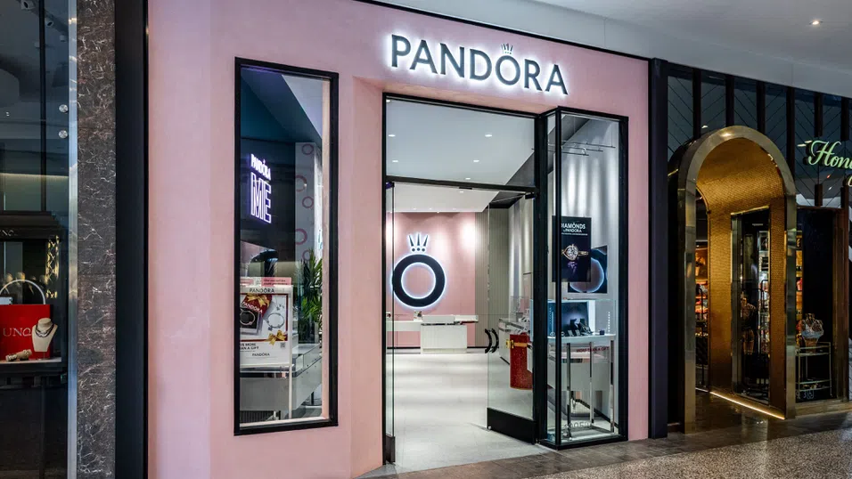 Pandora сменя генерално концепцията си за бижута