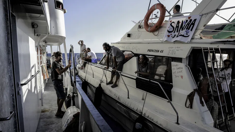 Кризата с хуманитарната флотилия за Газа: На борда на задържаните от Израел кораби има и българин