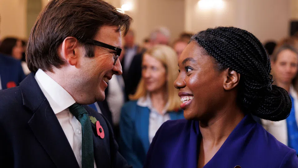 Кеми Бейдънок стана първият чернокож лидер на торите