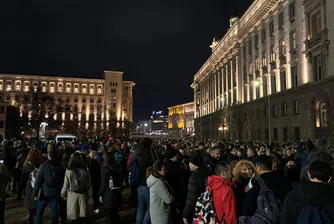 София кипна: Многохиляден протест и ескалация на напрежението от провокатори в центъра на София