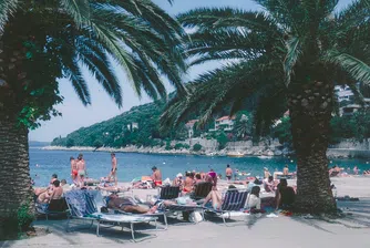 Ще има ли бюджет за Сен Тропе? Франция отрязва чуждите пенсионери от безплатно здравно обслужване