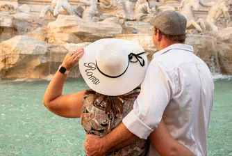 Удоволствието да си турист е все по-скъпо: Какви нови такси влизат в сила през 2026