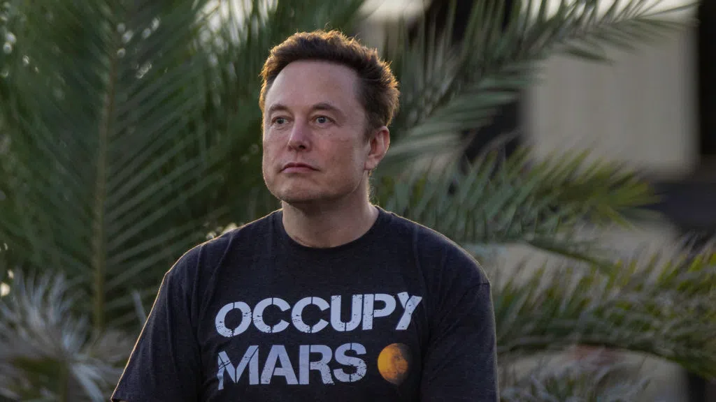Лошите новини за Tesla идват накуп – и са три на брой
