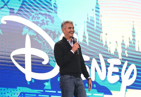 Смяна на върха в Disney: Шефът на парковете Джош Д’Амаро наследява Боб Айгър